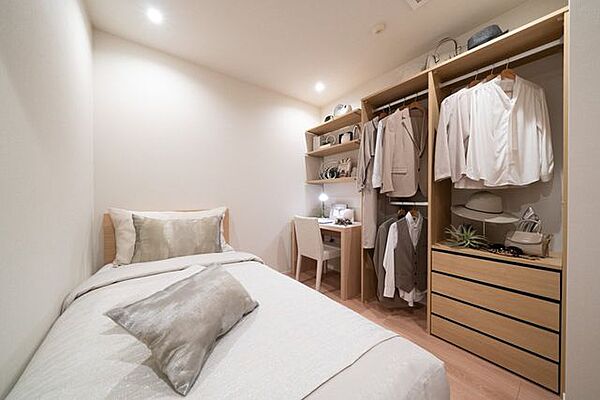 書斎や趣味部屋にも最適なサービスルーム。
