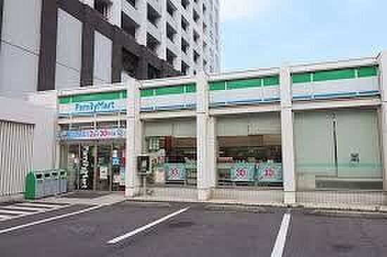 ファミリーマート港南四丁目店 徒歩5分。 350m