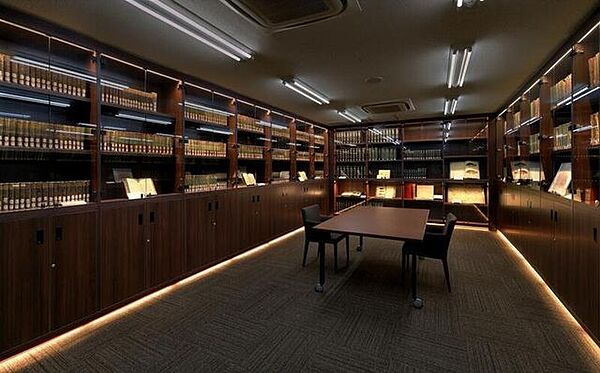東京海洋大学附属図書館 徒歩7分。 560m
