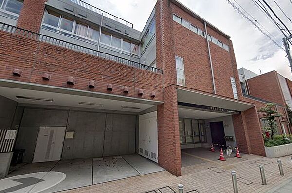 豊島区立池袋第三小学校 徒歩8分。 590m