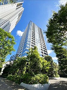 外観:2駅3路線・山手線・東西線・副都心線が利用できる好立地。地上26階建て免振タワーレジデンス。 外観:2駅3路線・山手線・東西線・副都心線が利用できる好立地。地上26階建て免振タワーレジデンス。