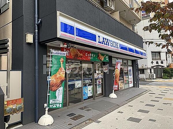 ローソン墨田千歳三丁目店 24時間営業で深夜・早朝のお買い物にも便利です。 120m