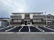  築2年11ヶ月 2階建の賃貸物件