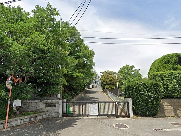 横須賀市立根岸小学校（1600m）