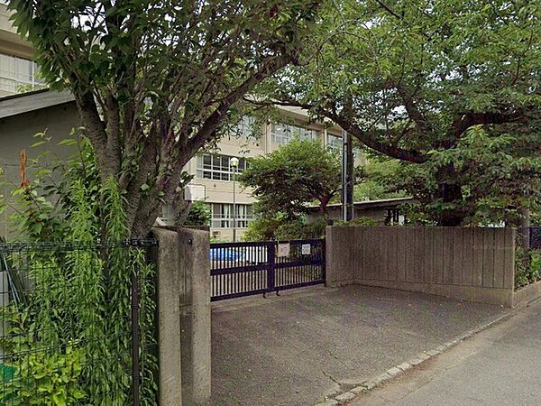 横須賀市立神明小学校（1300m）