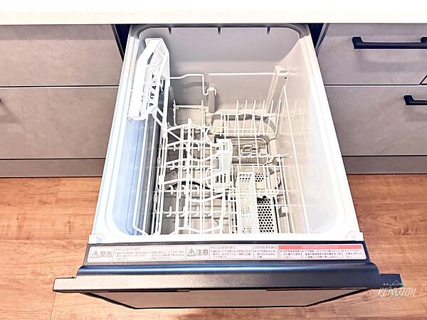 食器洗浄乾燥機付きのキッチンは、忙しい日常をサポートし、家族との時間をより豊かにしてくれる心強い味方です。家事の負担を軽減し、贅沢な暮らしを手に入れませんか？