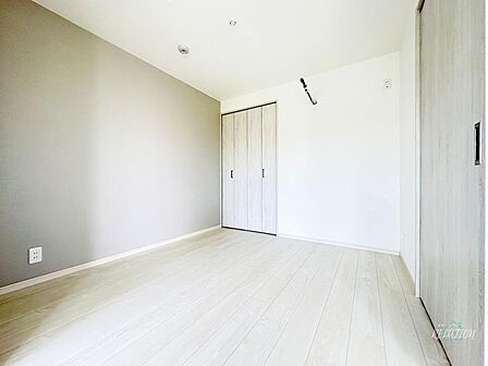 ※同施工会社施工例 主寝室はプライベートな空間として、快適な睡眠環境を提供します!十分な広さと明るさがあり、リラックスした時間を過ごすことができます♪