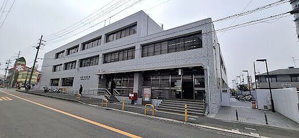 藤井寺郵便局 590m