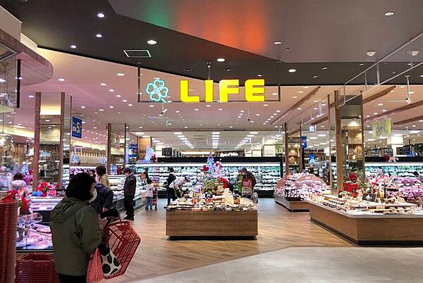 ライフ セブンパーク天美店 830m