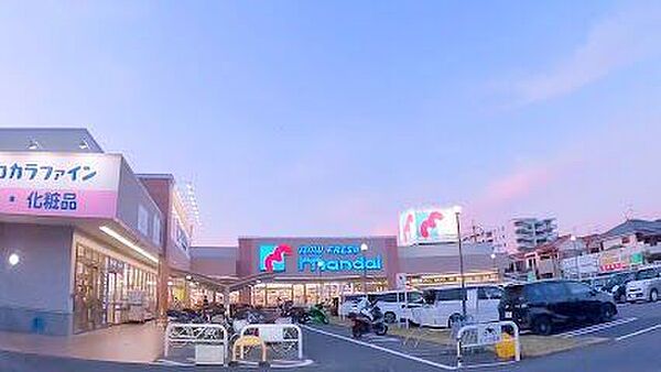 万代 道明寺店 790m