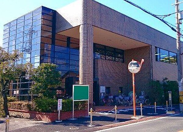 松原市民三宅図書館 240m