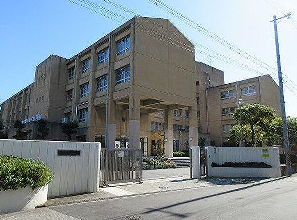 松原市立松原第七中学校 520m