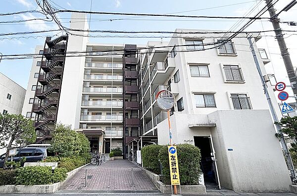「豊島中央通り商店街」まで徒歩圏内！地元密着で親しまれる青果店や鮮魚店が建ち並び、定期的に夕方市が開催されます！