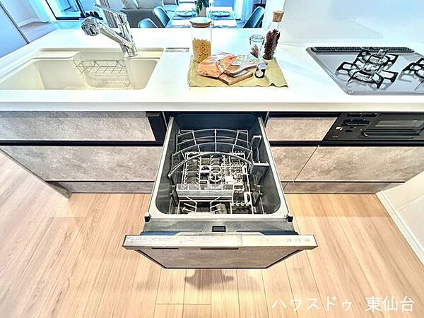 スイッチ一つで洗い物が完了♪頼もしい食洗器付きです♪