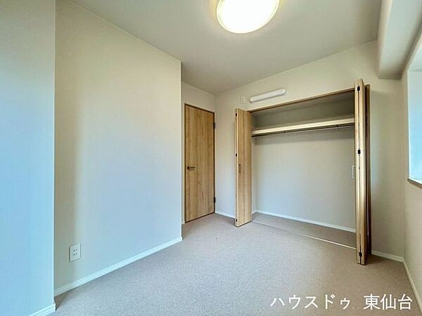 もちろん収納付き♪