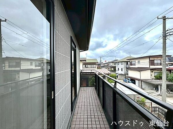 2つの洋室から出入りが可能な2WAYバルコニー♪