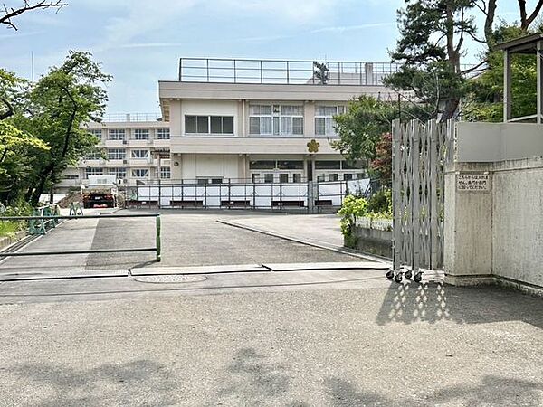 仙台市立八幡小学校 640m