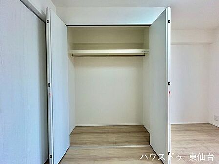 大開口&奥行きのある取り出ししやすいクロゼット