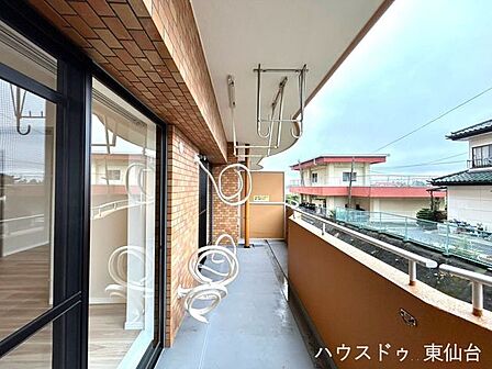 動線に余裕のある使いやすいバルコニーです♪