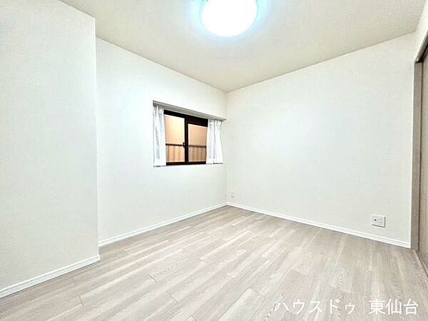 5.2帖の洋室はこちらです。