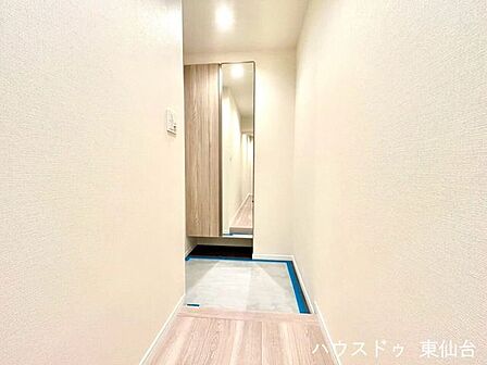大きな段差のないフラット設計で、毎日の出入りもスムーズに
