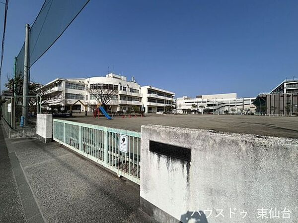 仙台市立長町南小学校 960m
