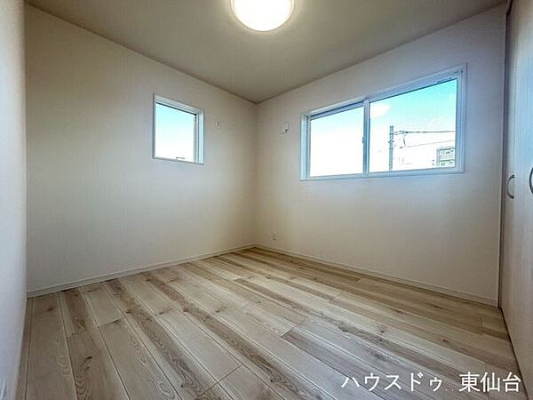 約5.2帖の洋室です