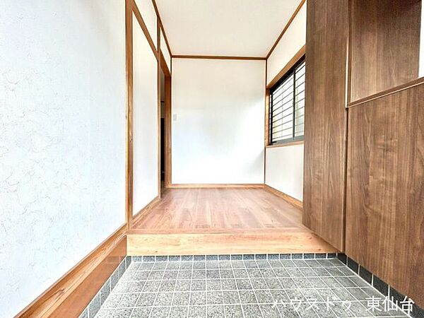 段差のないフラット設計で、毎日の出入りもスムーズに
