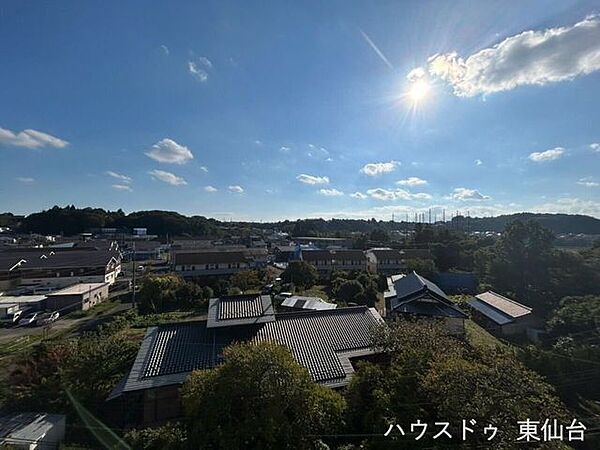 街並みをほどよく望める落ち着いた景色で、日常に心地よさをプラス♪