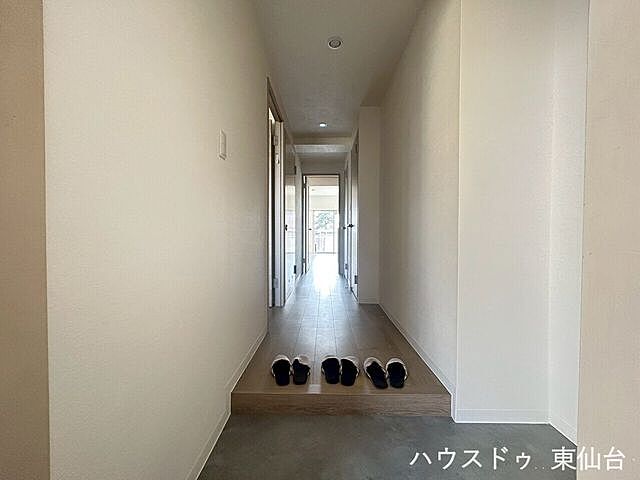 玄関 パレ榴ヶ岡 4階/-