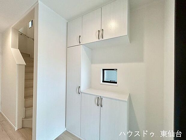 玄関横にシューズボックスがついているので、片付いた玄関がキープできます