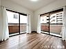 子供部屋：2面採光2面バルコニーのお部屋で明るいお部屋！