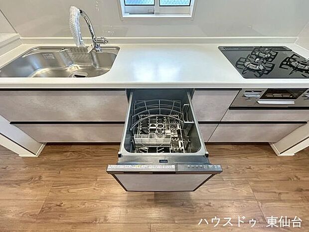暮らしの相棒、食洗器付きのキッチンです♪