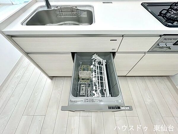 日々の家事負担を軽減する食洗器付き♪