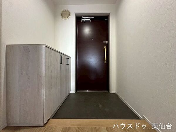 圧迫感のない、すっきりとしたおもてなしの玄関です♪