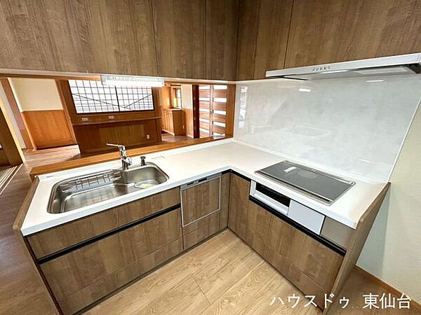 キッチンは小回りの利くL字キッチン！