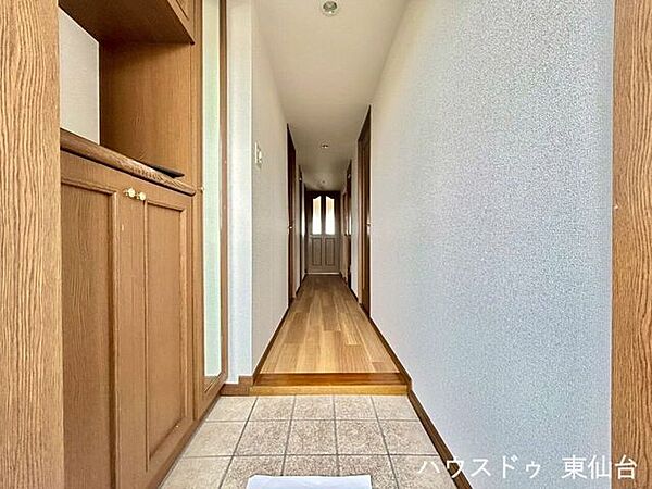 段差のないフラット設計で、毎日の出入りもスムーズに。