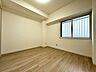 子供部屋：洋室にも窓がついているのでお日様の光が差し込みます♪