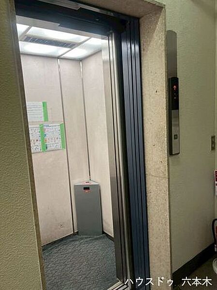 エレベータ