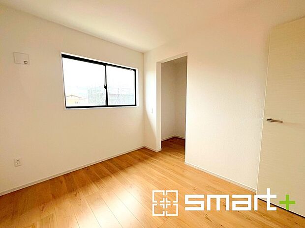 〜ウォークインクローゼットのあるお部屋〜 ・人気のウォークインクローゼットをご用意。季節物や趣味の道具などもスッキリと収納が可能です。 ・最近流行りの収納術などもぜひご活用くださいませ。 