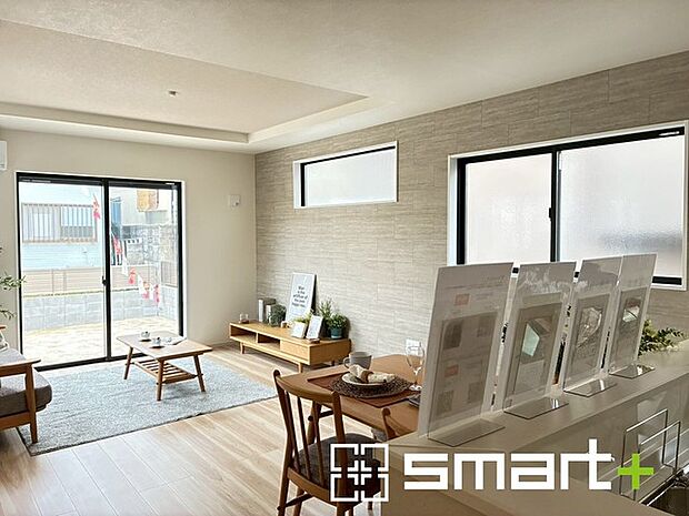 〜ナチュラルな色彩のＬＤＫ〜 ・自然な風合いの色味で纏められたＬＤＫは家具のコーディネートもしやすくなっております。 ・どんなインテリアにするか、考えるだけでも楽しくなりますね。 