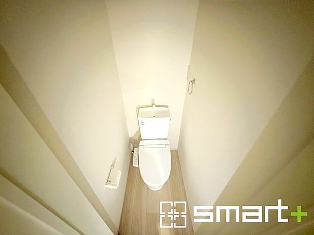 〜やはり便利なタンク式トイレ〜 ・最近はタンクレストイレもございますが、タンク式の場合は停電時もお水を流すことが可能。 ・故障時なども比較的費用が安くなるなど、メリットが多くなります。 