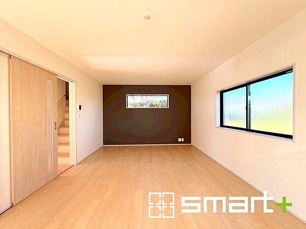 〜ナチュラルな色彩のＬＤＫ〜 ・自然な風合いの色味で纏められたＬＤＫは家具のコーディネートもしやすくなっております。 ・どんなインテリアにするか、考えるだけでも楽しくなりますね。 