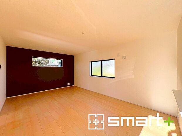 〜余裕の空間が広がるＬＤＫ〜 ・17帖あるＬＤＫはご家族団らんのお時間を余裕の広さで演出してくれます。 ・ご内覧の際は家具の配置などもイメージしながらご覧くださいませ。 