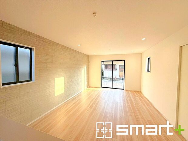 〜ナチュラルな色彩のＬＤＫ〜 ・自然な風合いの色味で纏められたＬＤＫは家具のコーディネートもしやすくなっております。 ・どんなインテリアにするか、考えるだけでも楽しくなりますね。 