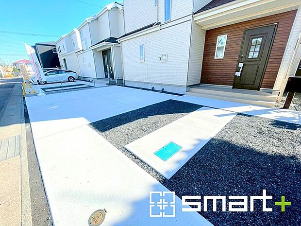 〜駐車場は2台分ご用意〜 ・駐車場は2台分ございますので、車通勤の方や複数台お持ちの方にもお勧めのお住まいです。 ・カーポートなどのオプションもお気軽にご相談くださいませ。 (A号棟)