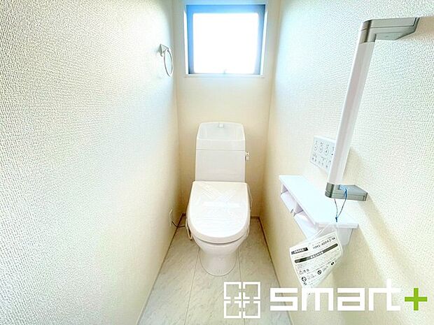 〜やはり便利なタンク式トイレ〜 ・最近はタンクレストイレもございますが、タンク式の場合は停電時もお水を流すことが可能。 ・故障時なども比較的費用が安くなるなど、メリットが多くなります。