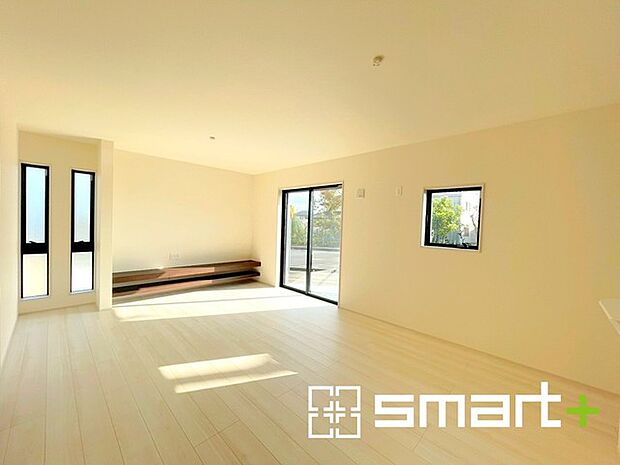 〜ナチュラルな色彩のＬＤＫ〜 ・自然な風合いの色味で纏められたＬＤＫは家具のコーディネートもしやすくなっております。 ・どんなインテリアにするか、考えるだけでも楽しくなりますね。 