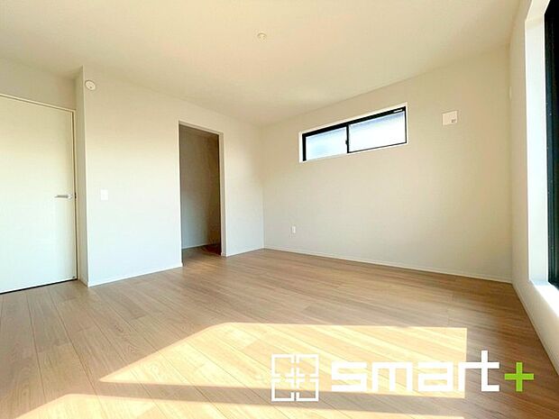 〜ウォークインクローゼットのあるお部屋〜 ・人気のウォークインクローゼットをご用意。季節物や趣味の道具などもスッキリと収納が可能です。 ・最近流行りの収納術などもぜひご活用くださいませ。 