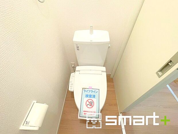 〜やはり便利なタンク式トイレ〜 ・最近はタンクレストイレもございますが、タンク式の場合は停電時もお水を流すことが可能。 ・故障時なども比較的費用が安くなるなど、メリットが多くなります。 